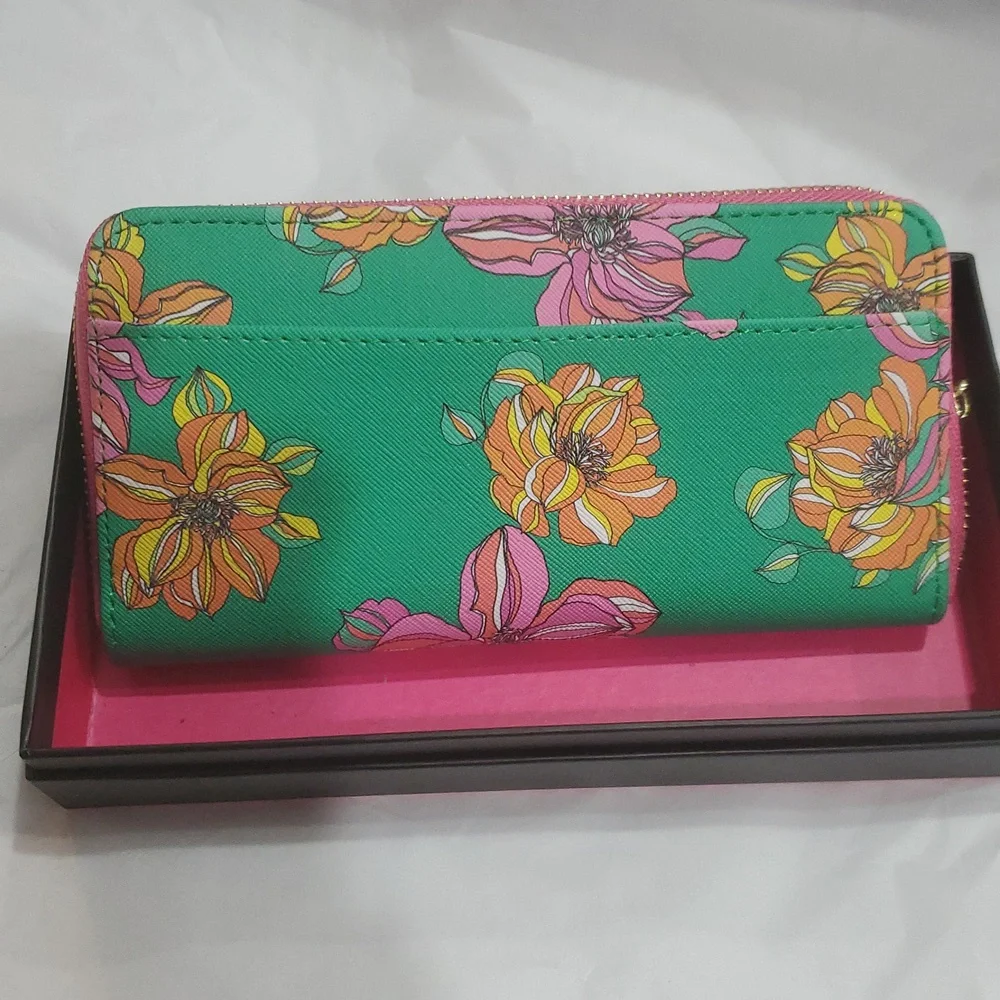 Trina Turk green pink orange hibiscus flowers tropical floral print print wallet